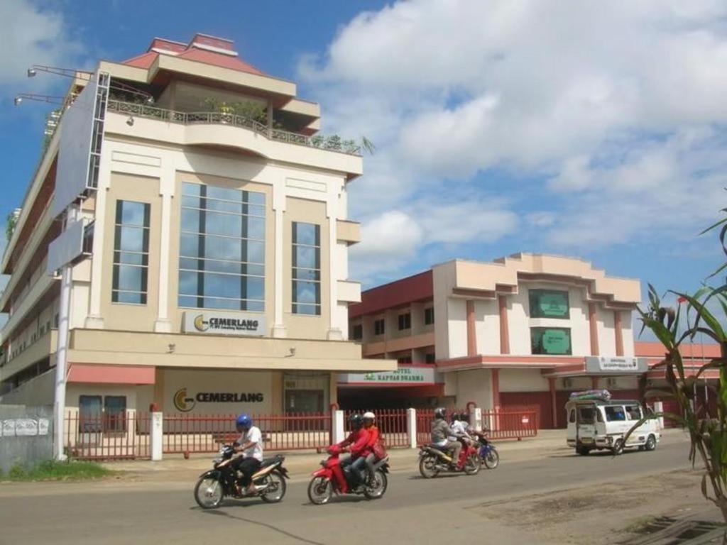 Hotel Kapuas Dharma Pontianak Eksteriør billede